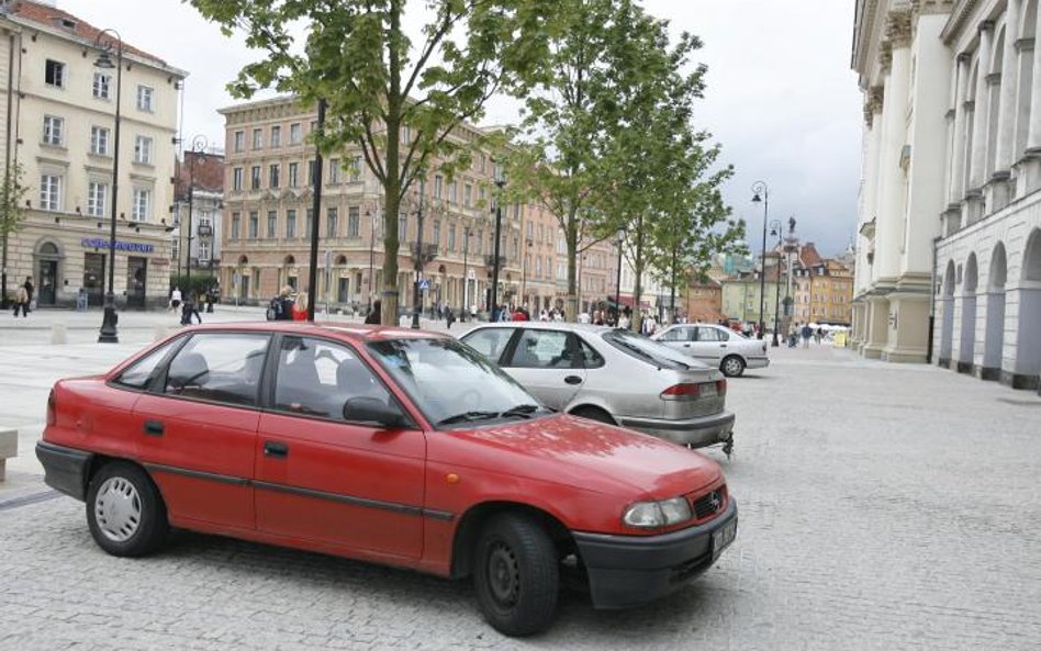Jak opodatkować zakup i sprzedaż samochodu