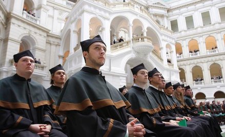 Umowy studentów z uczelniami
