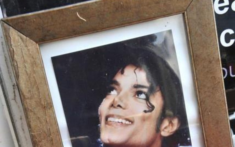 Forbes: Michael Jackson zarabia po śmierci