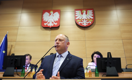 Wojewoda małopolski Krzysztof Klęczar podczas Sesji Sejmiku Województwa Małopolskiego VII kadencji