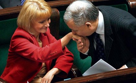 Media spekulowały o szczególnej więzi Jolanty Szczypińskiej i Jarosława Kaczyńskiego, gdy po przegło