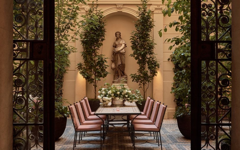 Kamienicę, w której mieści się hotel Sir Prague, wybudowano w 1884 r. w stylu neorenesansowym.