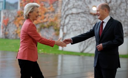 Przewodnicząca Komisji Europejskiej Ursula von der Leyen i kanclerz Niemiec Olaf Scholz