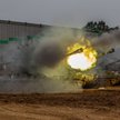 Haubice samobieżne K55A1 i K9 w czasie ćwiczeń ogniowych