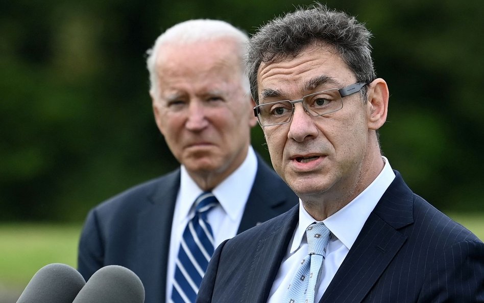 Prezydent USA Joe Biden i prezes Pfizera Albert Bourla