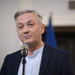 Współprzewodniczący Nowej Lewicy Robert Biedroń podczas uroczystości parafowania umowy koalicyjnej
