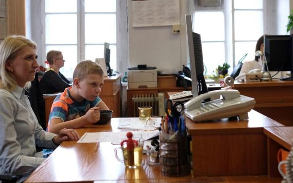 Urzędnicy miejscy z Mysłowic mogli zabrać dzieci do pracy. Urząd zorganizował m.in. pokazy filmów. D