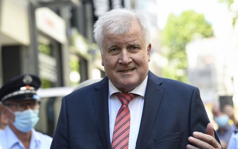 Niemcy: Szef MSW chce pozwać gazetę. Tę, co przed laty obraziła Kaczyńskich