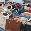 Drożyzna zmienia Polaków w piratów. Celowo kupują podrabiane produkty