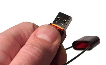 Więzienia: List od adwokata na pendrivie grozi dyscyplinarką