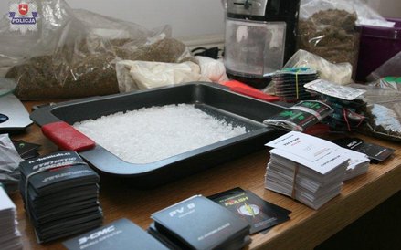 Dopalacze znalezione w lubelskim mieszkaniu