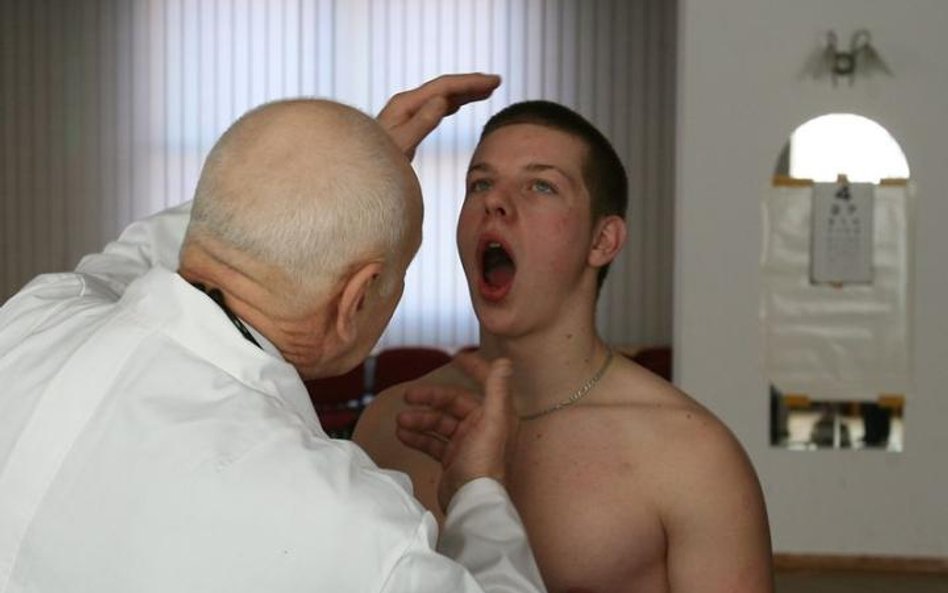 Zgłaszamy powołanego do armii na formularzach ZUS