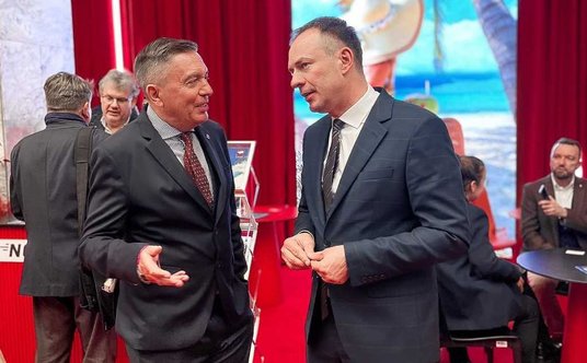 Stoisko Itaki odwiedził wicminister sportu i turystyki Piotr Borys, rozmawiał z wiceprezes Itaki Pio