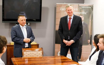 Marian Banaś - wiceminister finansów i Bogusław Chrabota - redaktor naczelny "Rzeczpospolitej"