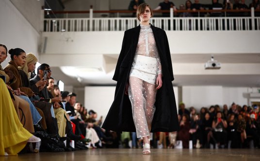 Pokaz brytyjskiej marki Eudon Choi podczas tegorocznego tygodnia mody w Londynie.