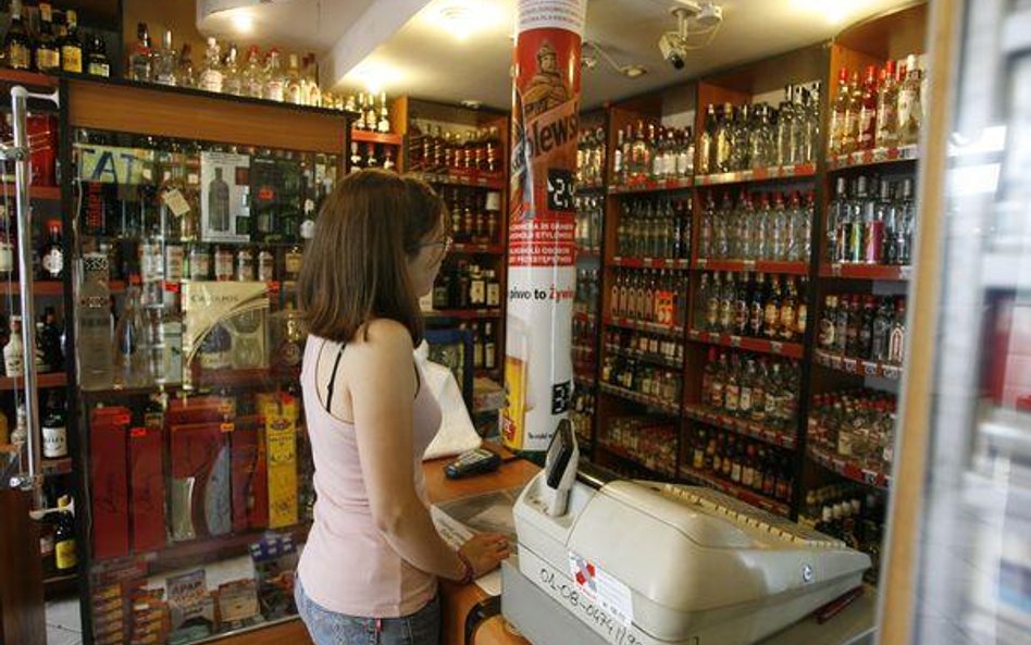 Raz sprzedaż alkohol nieletnim i stracisz zezwolenie