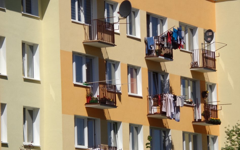 Zerwany balkon w Częstochowie. Sąd orzekł 6 tys. zł kary, prokuratura nie będzie się odwoływać