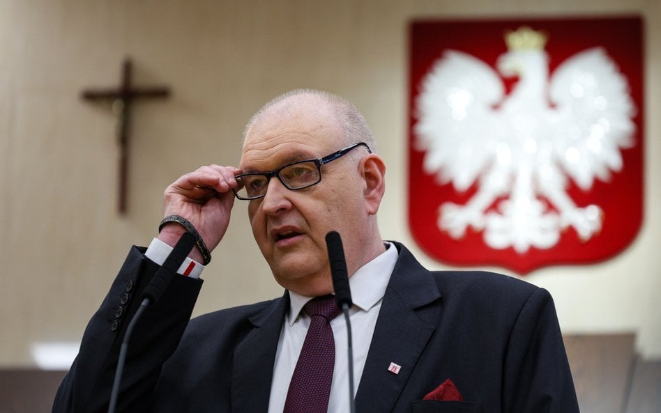 Święczkowski chce karać dyscyplinarnie sędziów TK. Wiceminister sprawiedliwości: to wbrew konstytucji