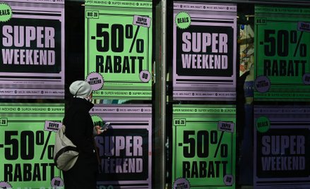 Sklepy nadal oszukują z obniżkami w Black Friday