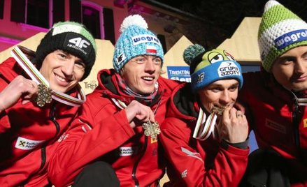 Od lewej: Kamil Stoch, Dawid Kubacki, Piotr Żyła i Maciej Kot, czyli trzecia drużyna tegorocznych mi