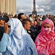Imigranci we Francji mają przechodzić kursy wychowania patriotycznego, w tym naukę wartości laickich