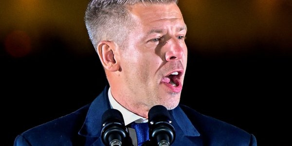 „Dzisiaj Węgry napisały historię”. Péter Magyar ogłasza zwycięstwo i wzywa system do dymisji