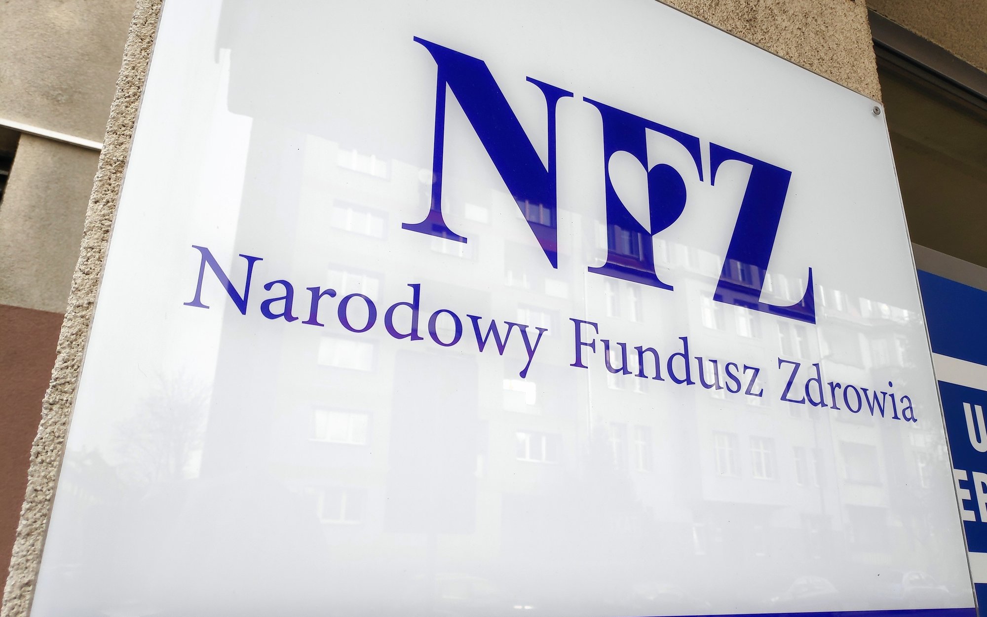 Opłata dodatkowa przy opiece medycznej "na NFZ". Ważne zasady po przerwie w ubezpieczeniu zdrowotnym