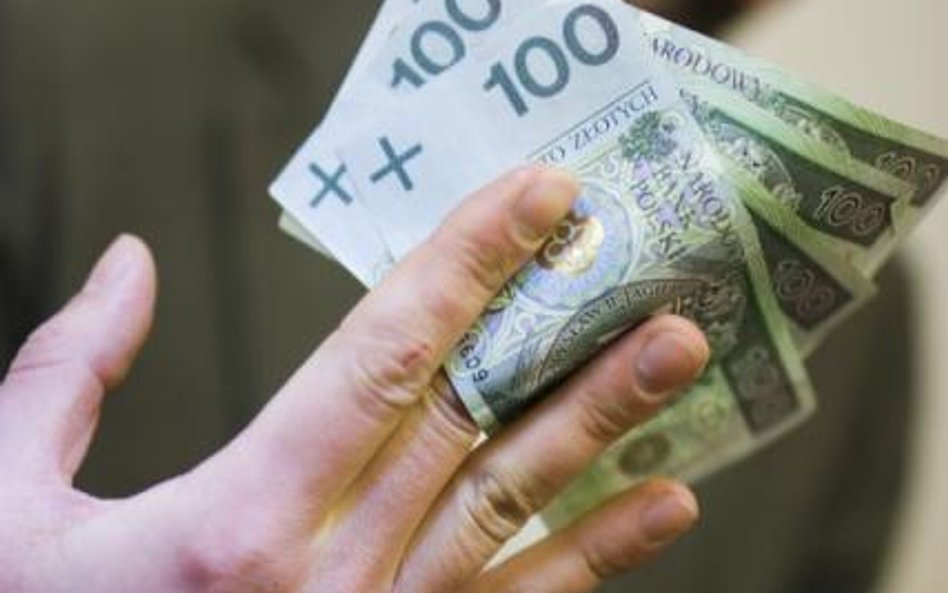 Przelew pensji na konto na wniosek pracownika