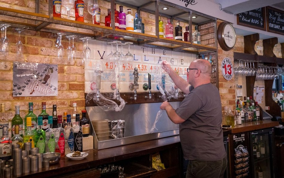 Od dziś w Anglii otwarte zostają puby i restauracje,