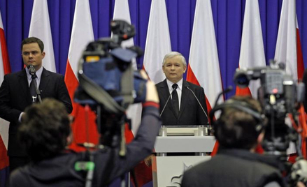 Prezes PiS Jarosław Kaczyński nie stanie się ulubieńcem mediów, ale może lepiej do nich docierać, je