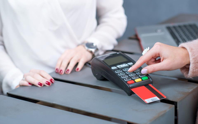 MasterCard i Visa. Limit płatności bez PIN w górę