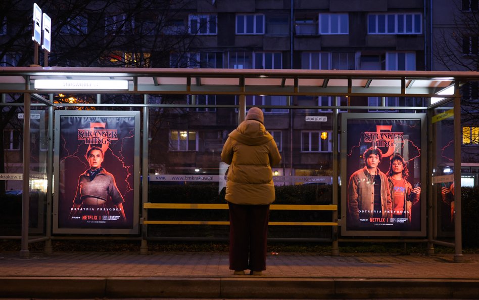 Netflix bije rekordy, lecz w Polsce telewizja nadal wygrywa walkę o czas widza