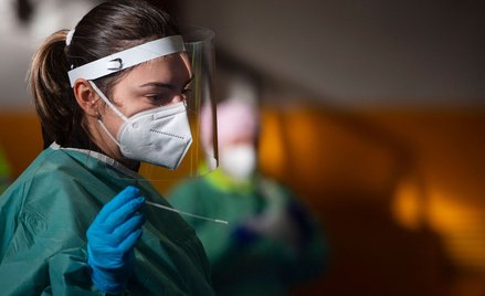 Koronawirus w Polsce. Czwarta najwyższa liczba zgonów na COVID-19