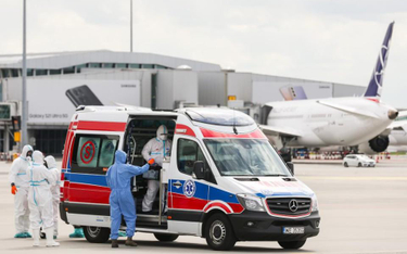 Na warszawskim lotnisku wyląduje dziś samolot, na którego pokładzie są ewakuowane dwie osoby ze stol
