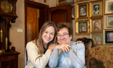 Agnieszka Cygan: Po tym, jak nie została dopuszczona do obrony doktoratu, babcia zajęła się haftowan