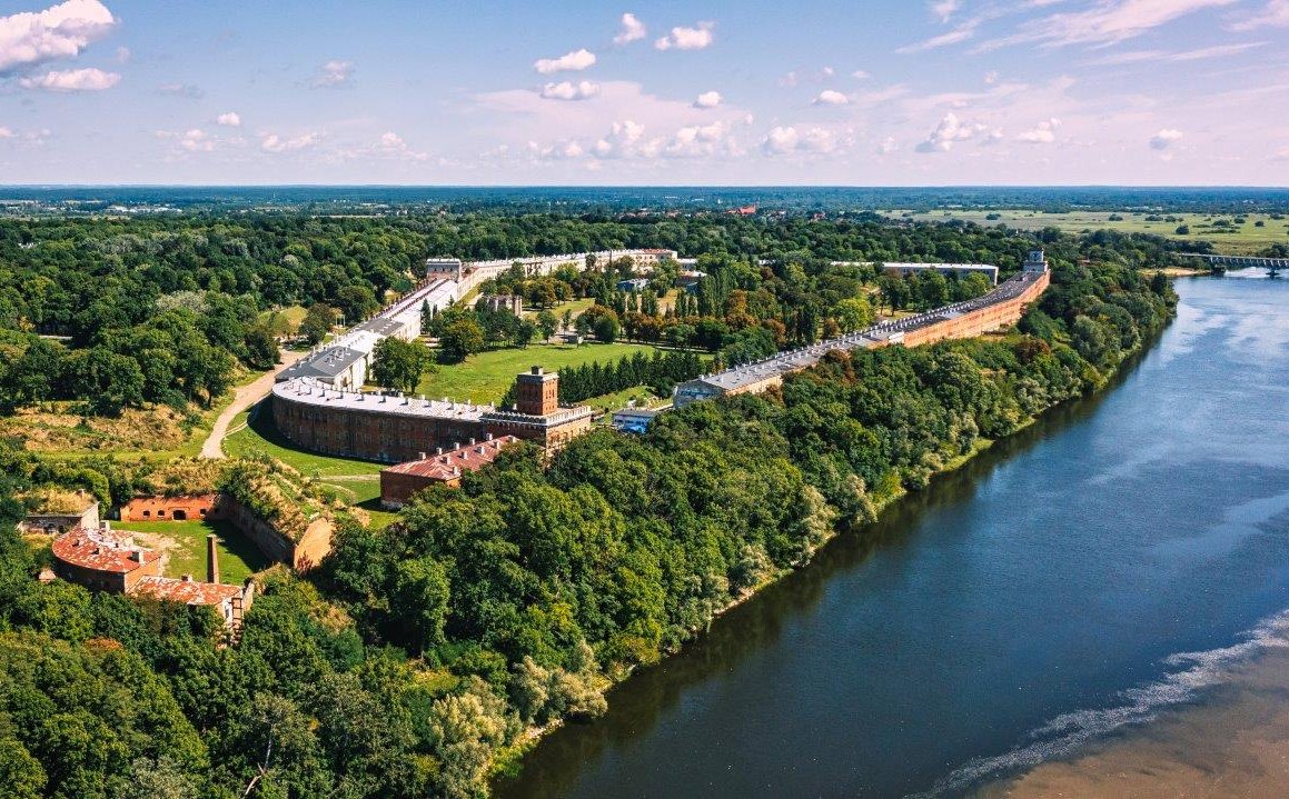 Tam, gdzie historia łączy się z naturą - TrekTours i Columbia zapraszają na rajd pieszy w Modlinie