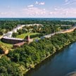 Tam, gdzie historia łączy się z naturą -  TrekTours i Columbia zapraszają na rajd pieszy w Modlinie