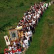 Procesja w Boże Ciało w bieszczadzkiej wiosce Polana. Swojsko, arcyswojsko