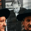 Bracia Wacław i Lesław Janiccy jako Żywe Pomniki ze spektakli Tadeusza Kantora (2004 r.)