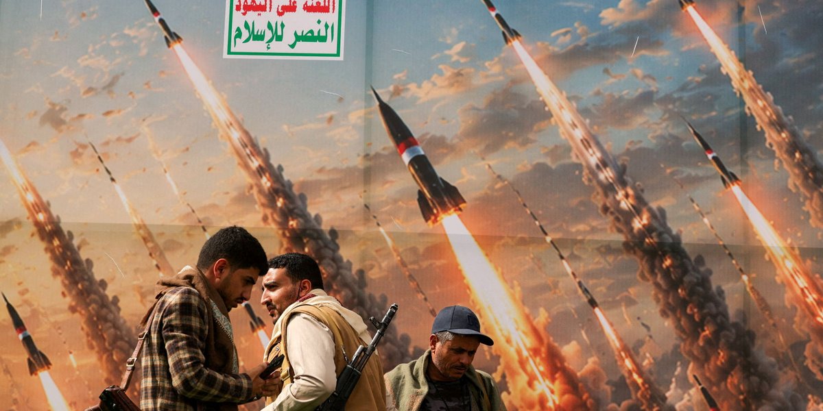 Houthis claim attack on East-West Pipeline and Riyadh airport