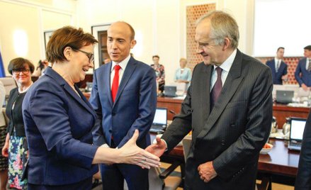 Premier Ewa Kopacz, minister sprawiedliwości Borys Budka i nowy minister zdrowia prof. Marian Zembal