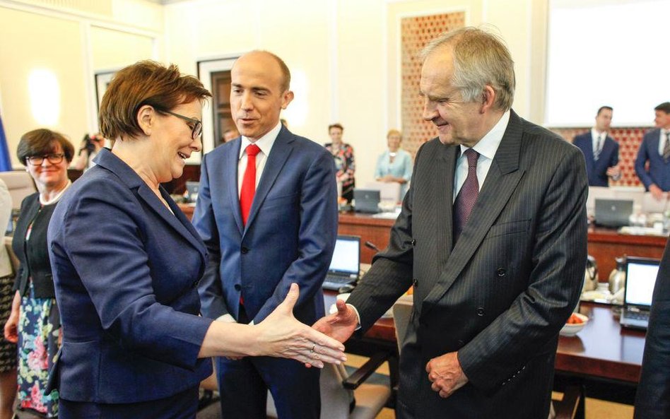 Premier Ewa Kopacz, minister sprawiedliwości Borys Budka i nowy minister zdrowia prof. Marian Zembal