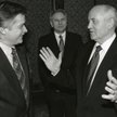 Warszawa, 1995 r. Ówczesny premier RP Włodzimierz Cimoszewicz i Michaił Gorbaczow