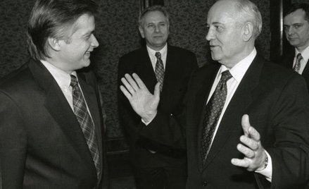 Warszawa, 1995 r. Ówczesny premier RP Włodzimierz Cimoszewicz i Michaił Gorbaczow