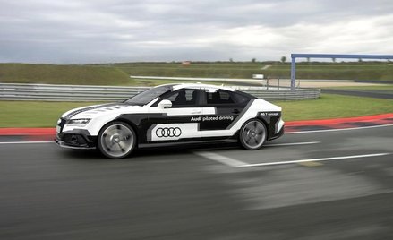 Audi bez kierowcy pędziło po torze Grand Prix Hockenheim