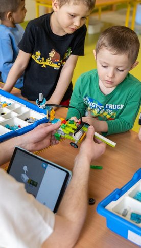 Program „Klasa w Warszawie. Warszawa z klasą” zakłada 50 zł rocznie na każdego ucznia z samorządowej