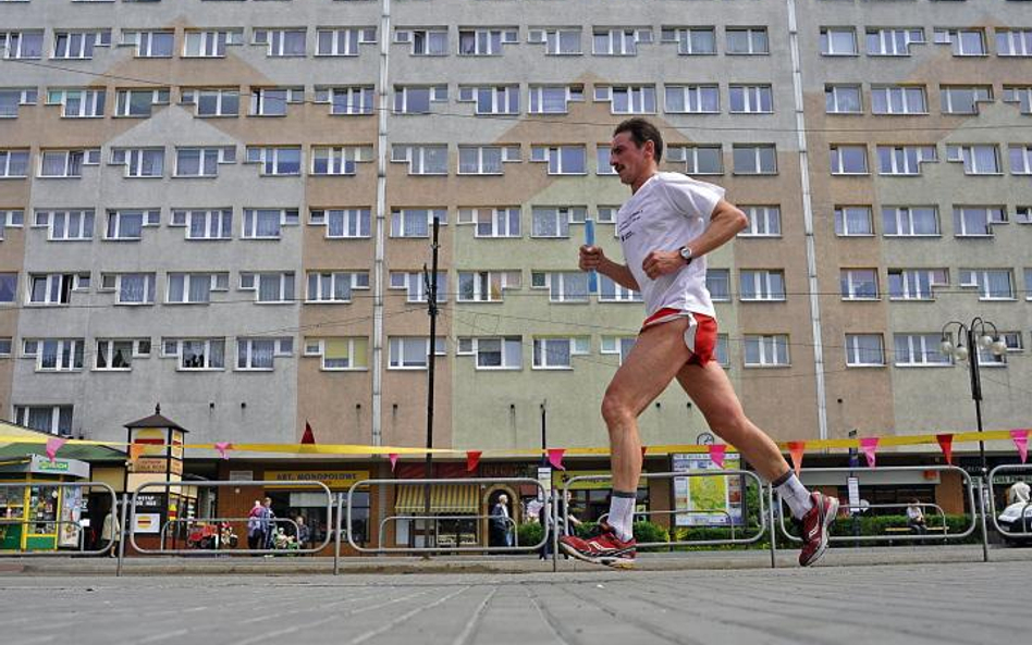 W Rudzie Śląskiej od wtorku do niedzieli grupa górników biegnie w sztafecie papieskiej. Aby przebiec