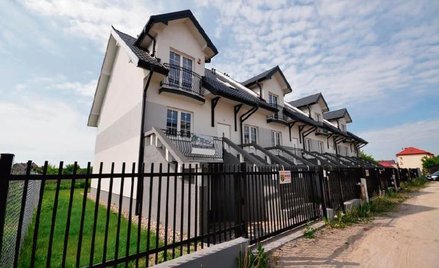 251-metrowy segment przy ul. Poprawnej w warszawskim Wawrze wyceniono na 890 tys. zł