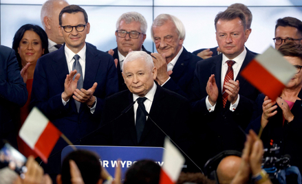Formacja Jarosława Kaczyńskiego notuje w sondażu nieco mniejsze poparcie, niż miała w wyborach