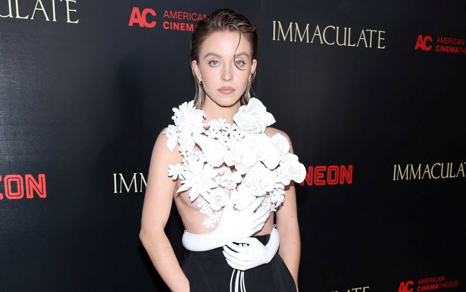 Sydney Sweeney w oryginalnym topie domu mody Balmain